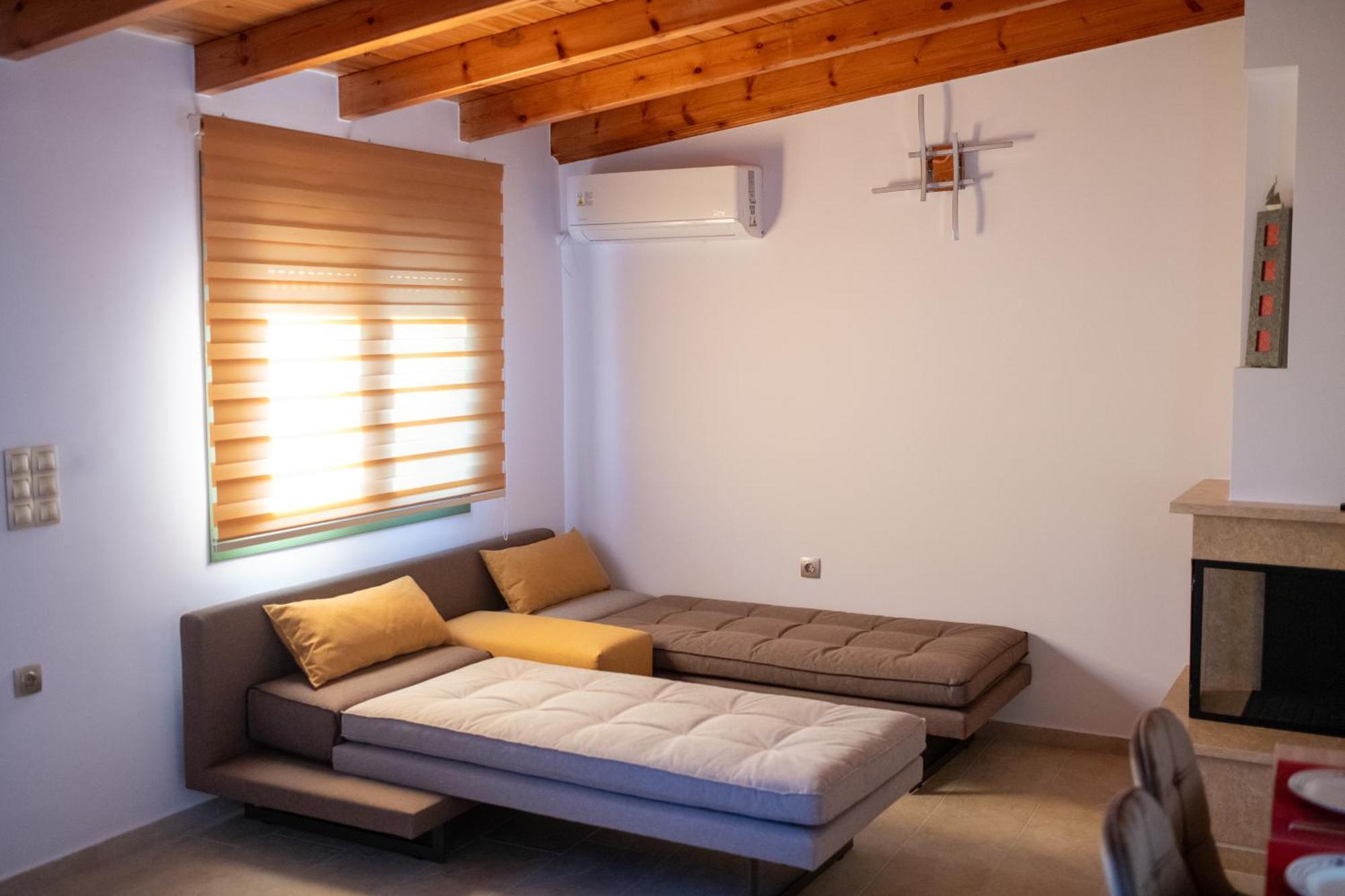 House By The Sea Villa Aigio Exterior photo