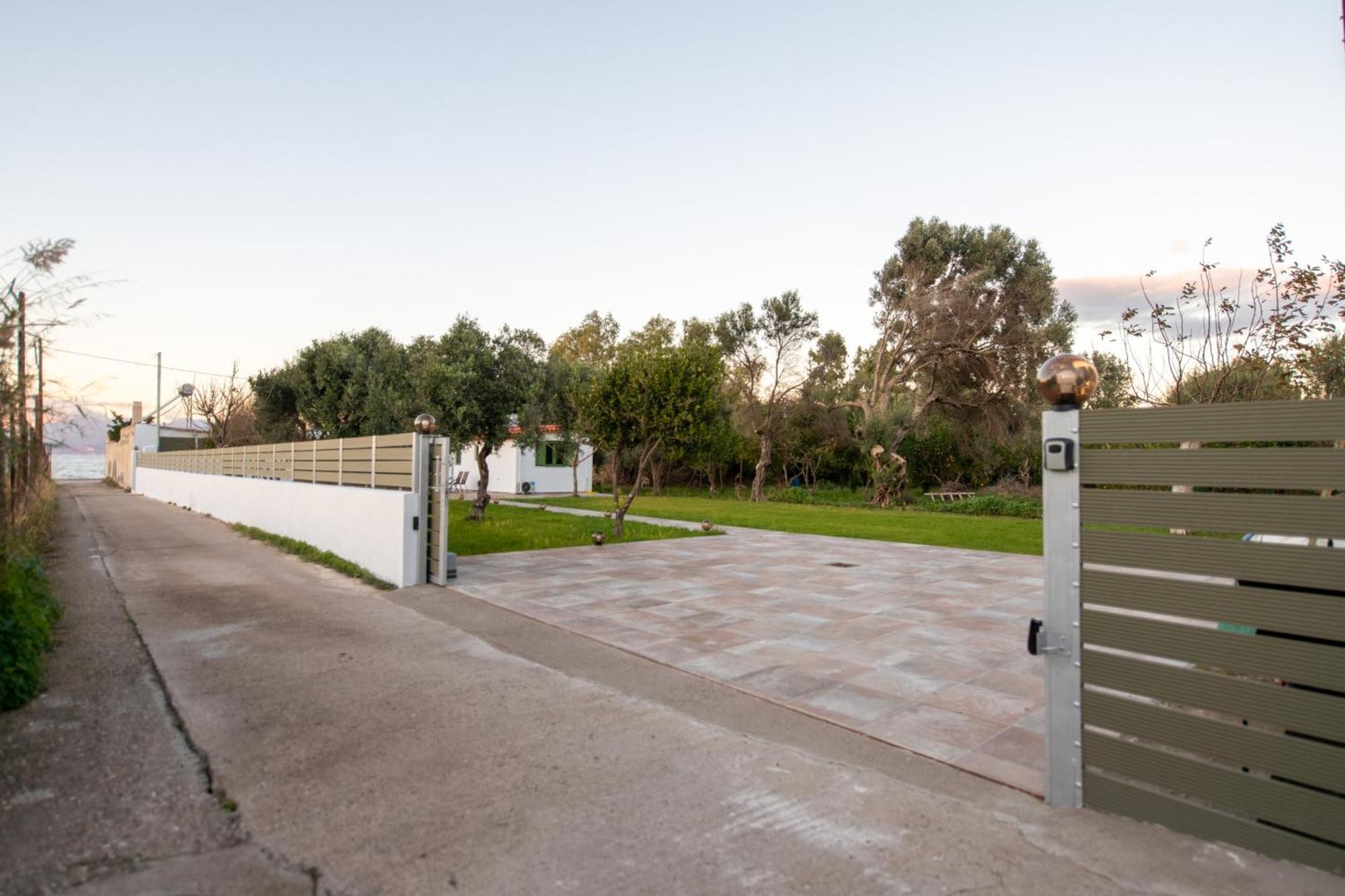 House By The Sea Villa Aigio Exterior photo