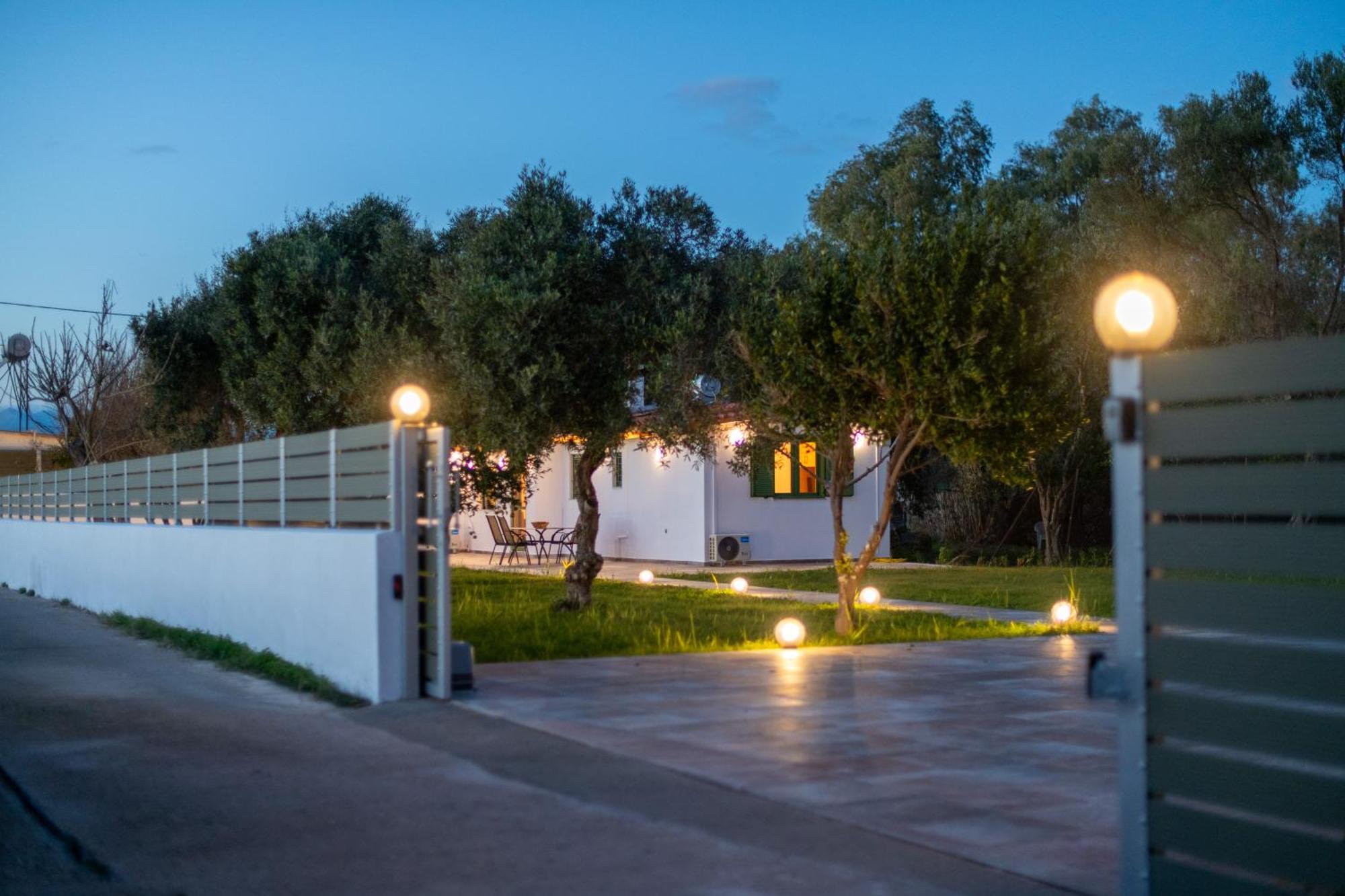 House By The Sea Villa Aigio Exterior photo